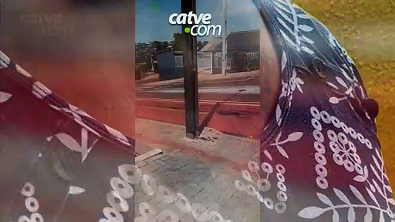Após acidente, moradora diz que caminhão derrubou pedras na via há cerca de 15 dias