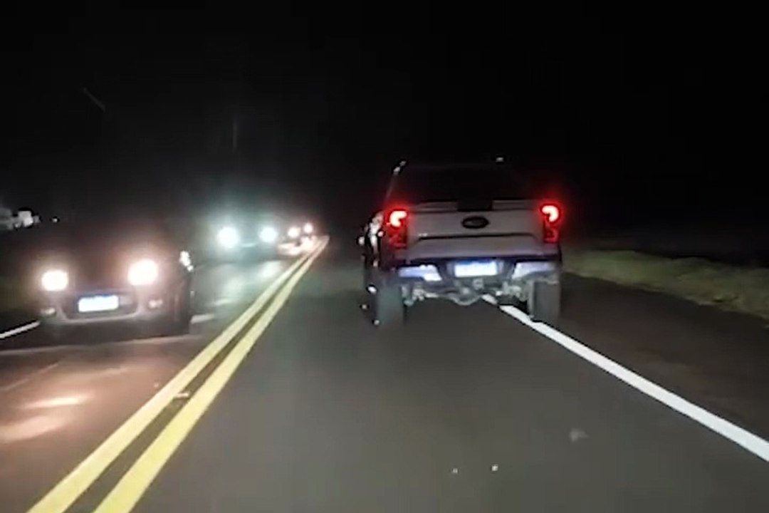 Motorista é filmado em zigue-zague na PR-323 em Umuarama e quase causa acidentes