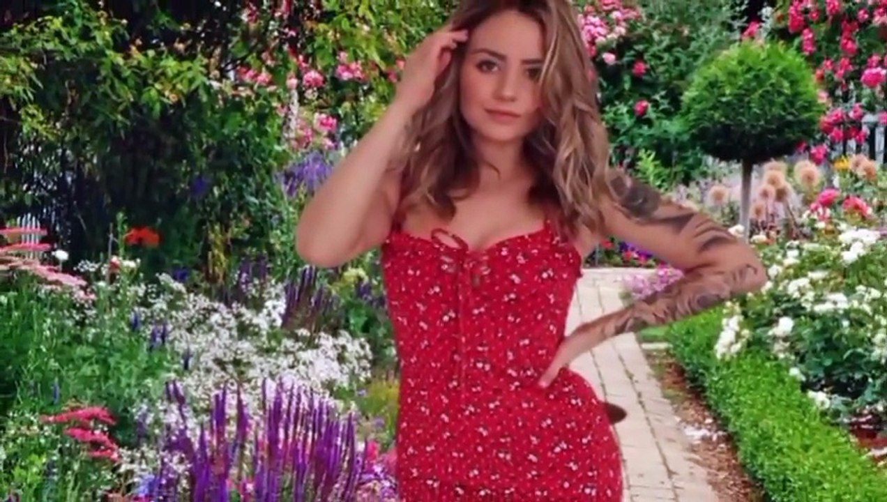 Social media star Sarah Eveliina bio | wiki , Sarah Eveliina Instagram