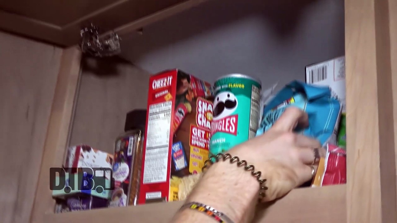 VOILÀ - BUS INVADERS Ep. 2184