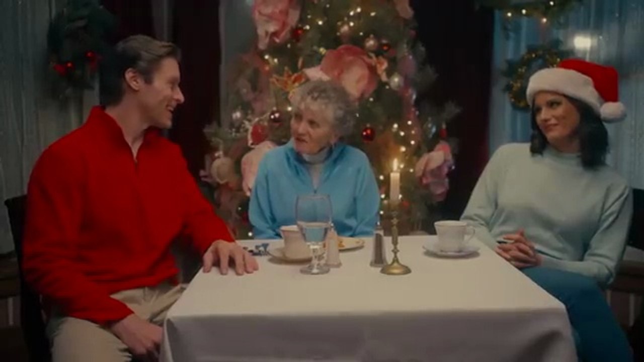 Christmas_At_the_holly_hotel_full_movie