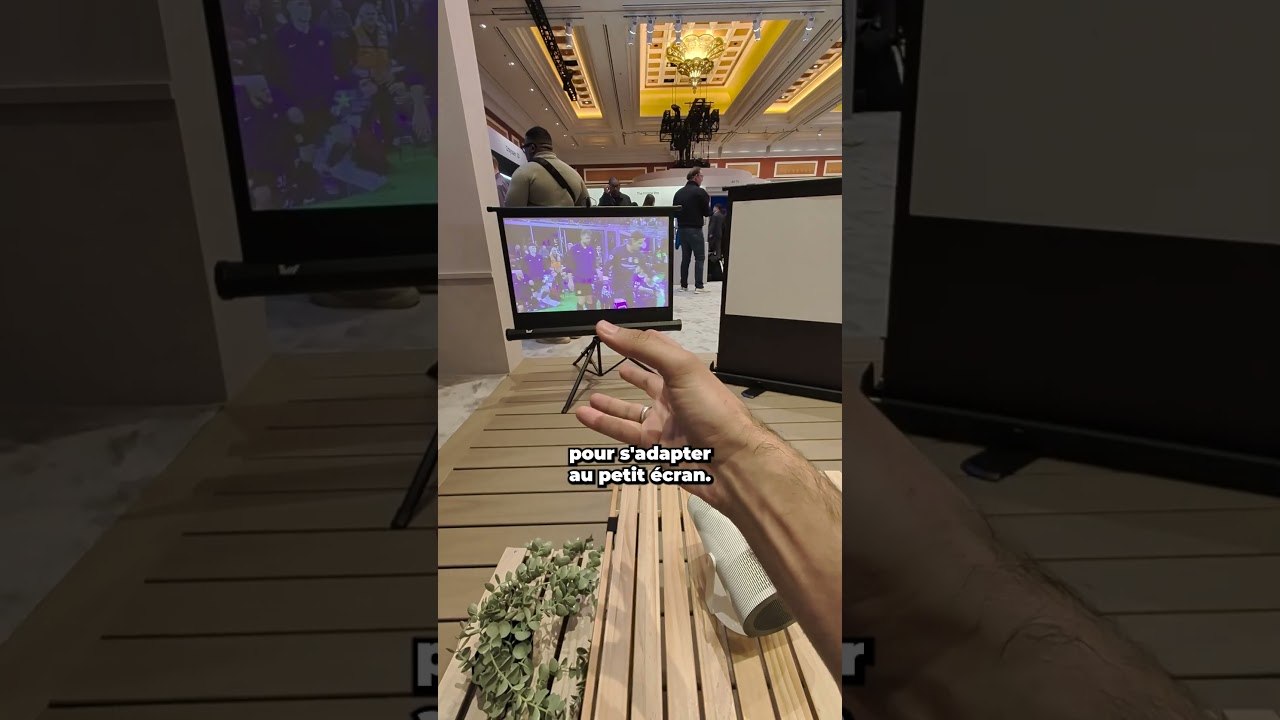 Ce vidéoprojecteur Samsung peut se projeter sur n'importe quelle surface ! #samsung #shorts #ces