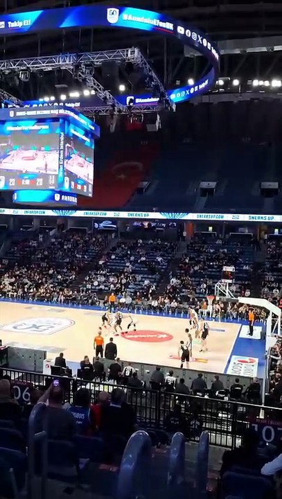 İlk Yarı Sonucu - Anadolu Efes 37-45 Beşiktaş - Türkiye Sigorta Basketbol Süper Ligi 22. Hafta