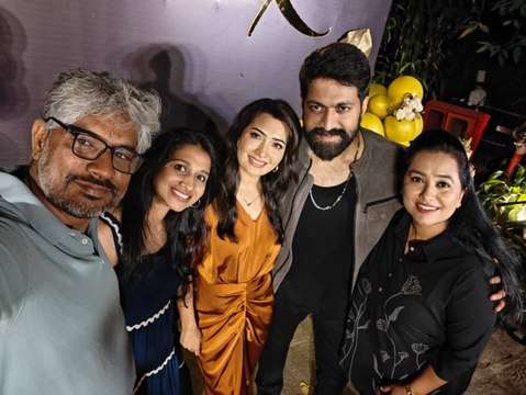 ರಾಧಿಕಾ ಬರ್ತ್​ ಡೇ ನಲ್ಲಿ ಸೆಲೆಬ್ರಿಟೀಸ್ ದಂಡು..!