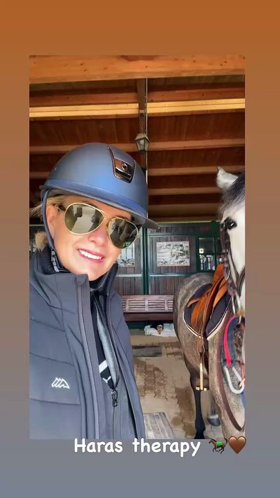 Laeticia Hallyday a profité d'un moment hors du temps au haras de son compagnon, Serge Varsano. Capture d'écran Instagram