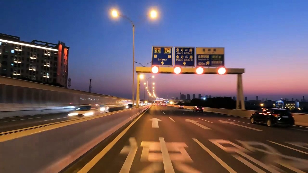 Immersive Wuhan Night Drive: Elevated Highways Neon Lights No Commentary