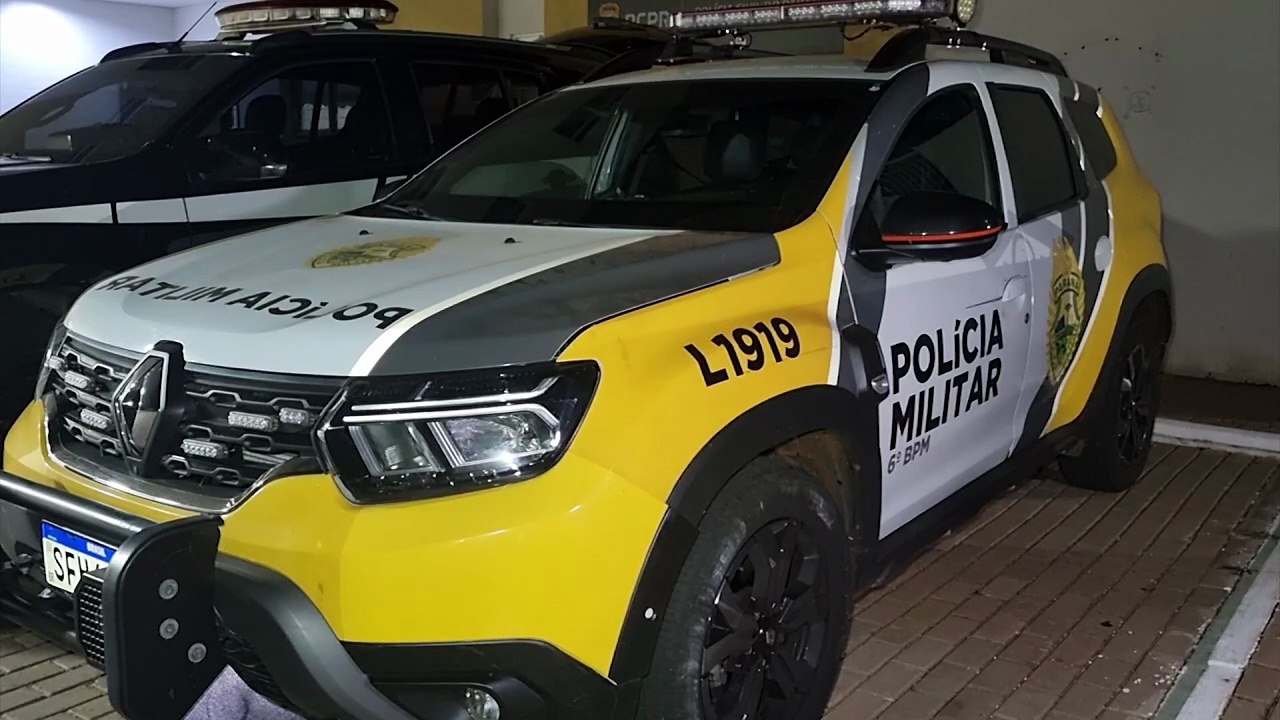 Adolescente foge da PM com moto e mãe é autuada após desrespeitar PMs no Cascavel Velho