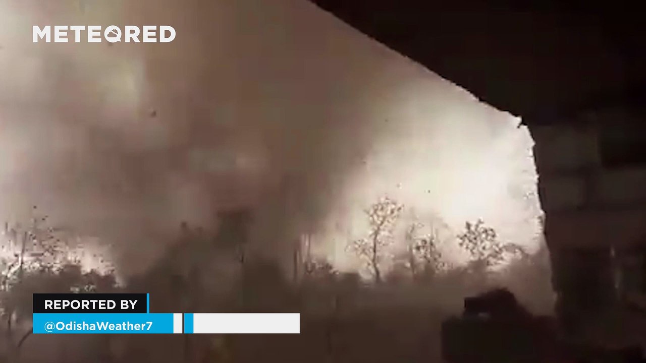 A tornado leaves several dead and devastates the city of Karanjia, India