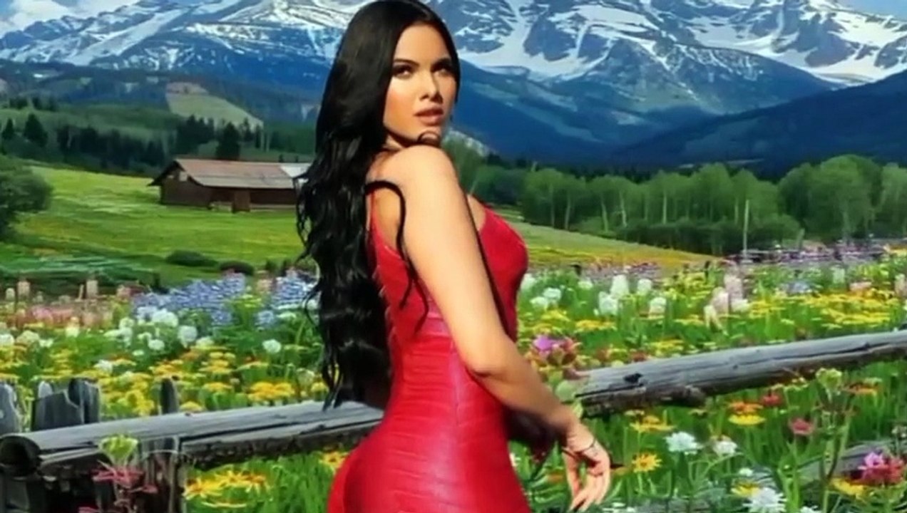 Brazilian plus Size Model Emily Garcia biography