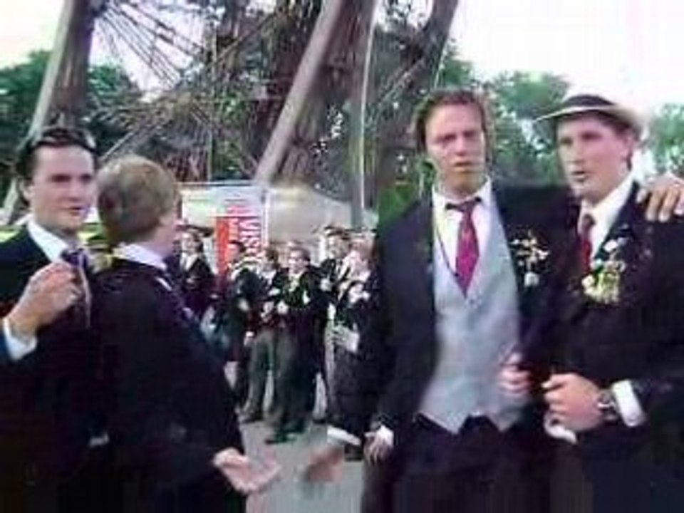 Paris sous la tour effel