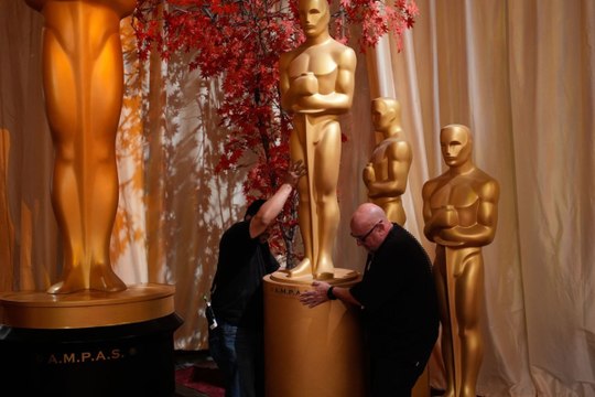 Actriz estadounidense protagoniza pelea en la alfombra roja de los Oscar 2026