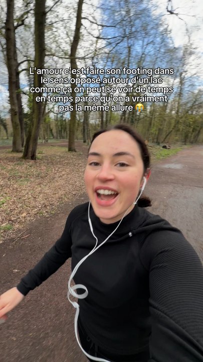 Pour info il court 10km en 34 min et moi en 1h20 😭