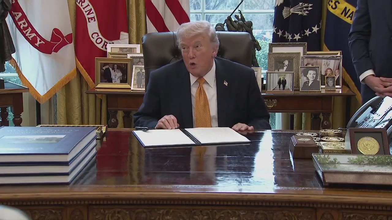 Trump pokes fun at Kamala in border joke with JD Vance