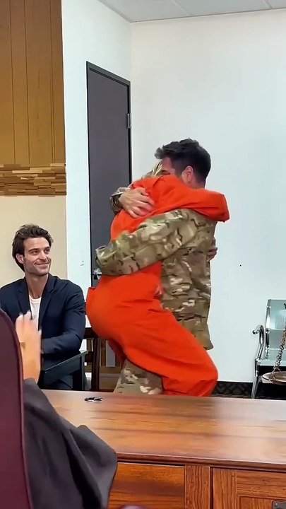 Prisoner reunites with military husband…🥺🥺😭🥰