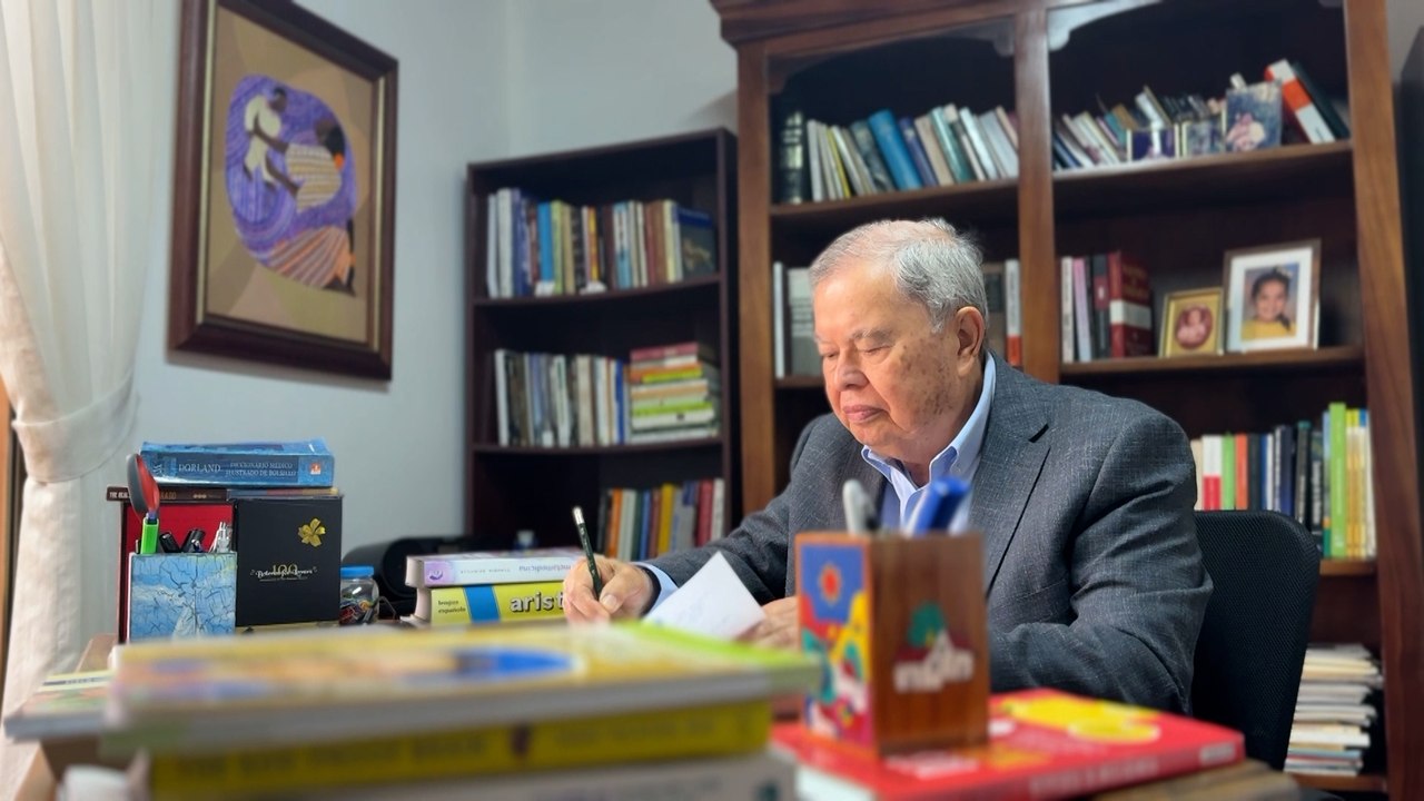 mqn-el-hombre-que-enseno-a-costa-rica-a-escuchar-y-cambio-la-vida-de-miles-de-personas-160326