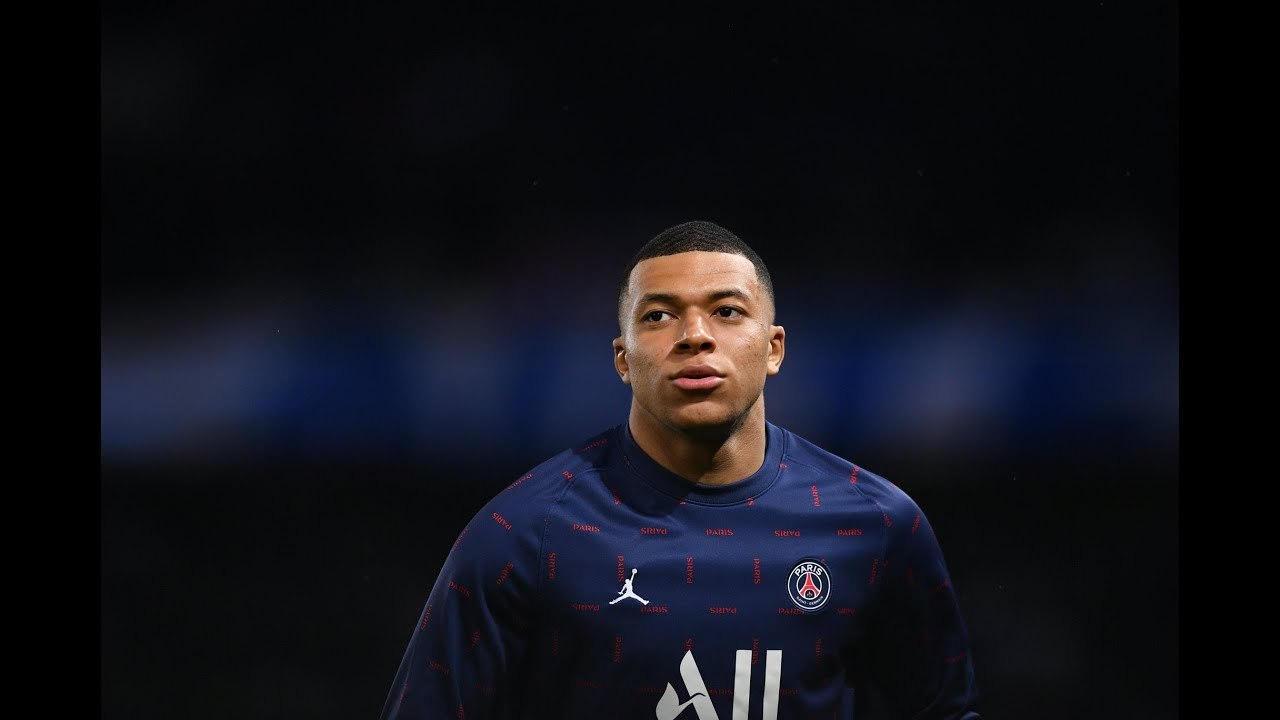 أحمد عز: ريال مدريد لعب مباراة باريس بأداء بائس.. وهذه أهمية صفقة مبابي للمرينجي
