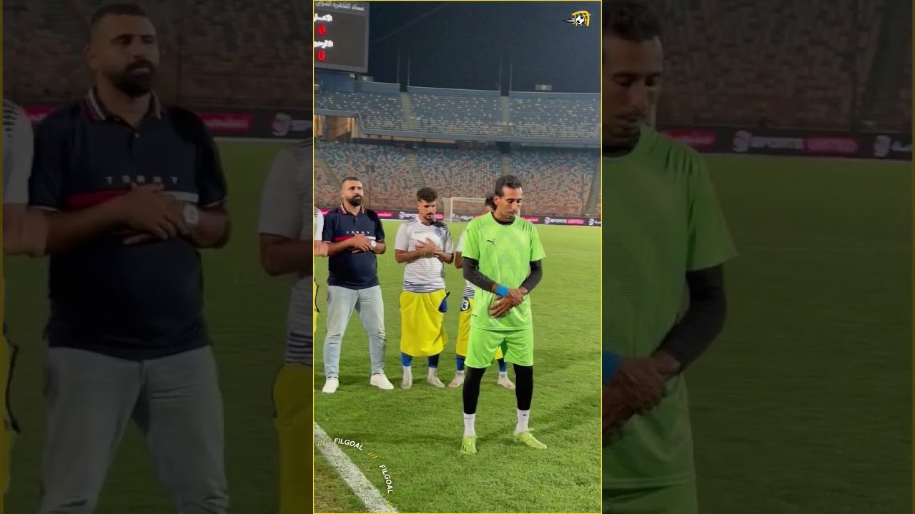 لاعبو الألومنيوم يؤدون صلاة المغرب بين شوطي الم...