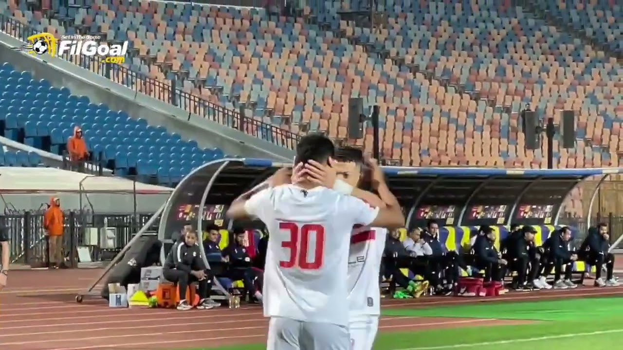 جمهور الزمالك يهز المدرجات بعد هدف سيف الدين الجزيري في مرمى فيوتشر.