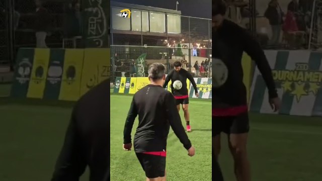 مهارات من الزمن الجميل.. حسام غالي يراوض الكرة بشكل خيالي وكأنه عاد من الاعتزال