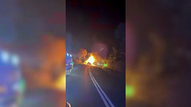 Carro pega fogo após colisão com caminhão e motorista morre na BR-277 em Matelândia