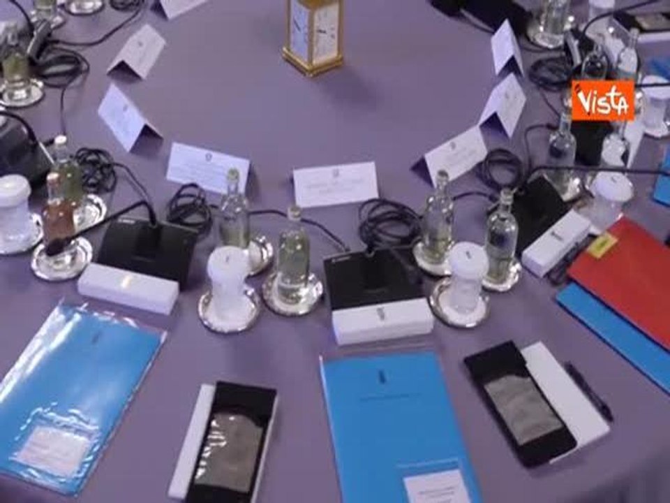 Custodie per telefoni schermate "Faraday bag" al Consiglio Supremo di Difesa contro intercettazioni