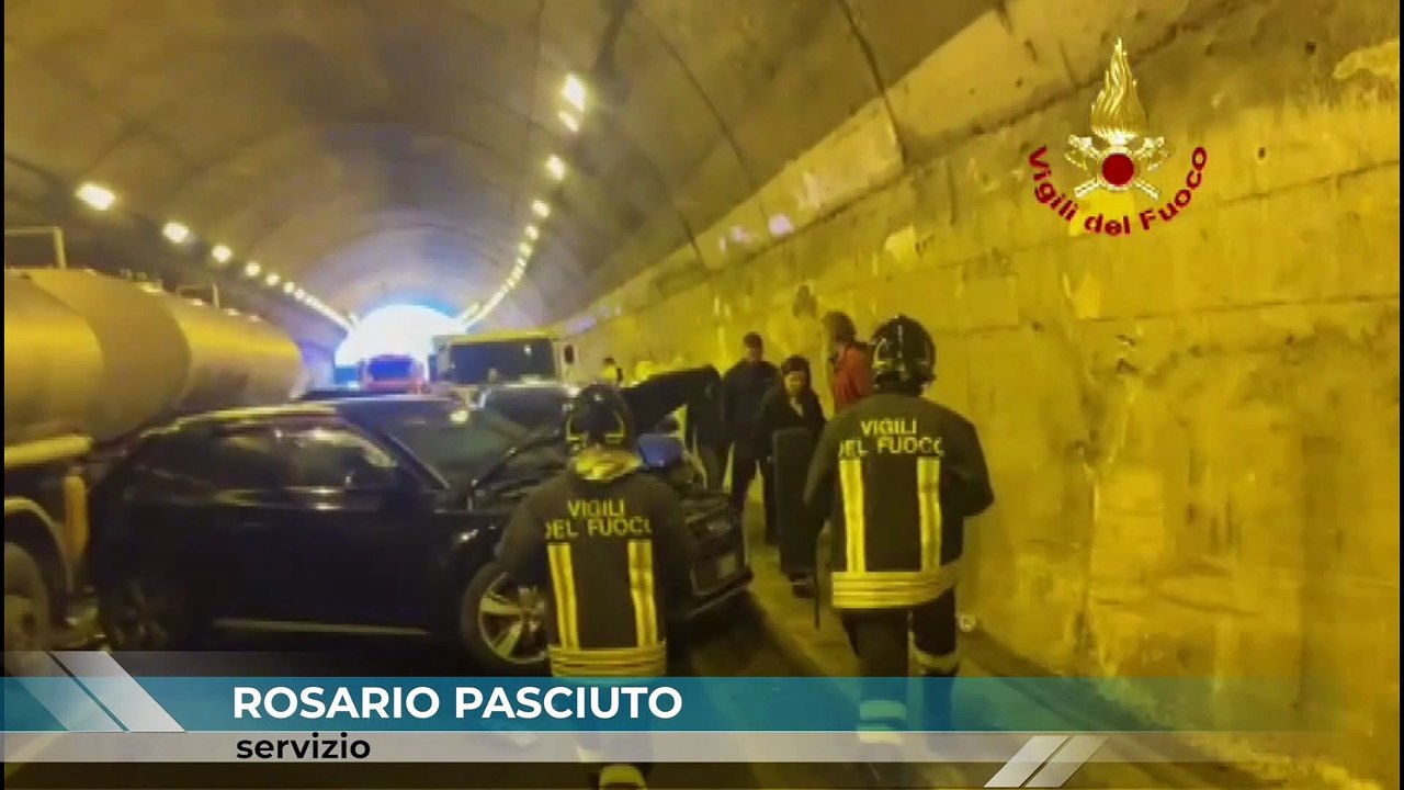 Tamponamenti a catena su A20: 80 mezzi coinvolti e caos sulla statale