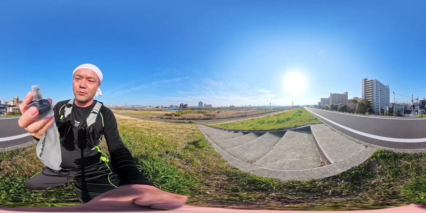 【360度映像】ランニングで500mlソフトフラスクは使えるか？揺れや使い心地をガチ検証！