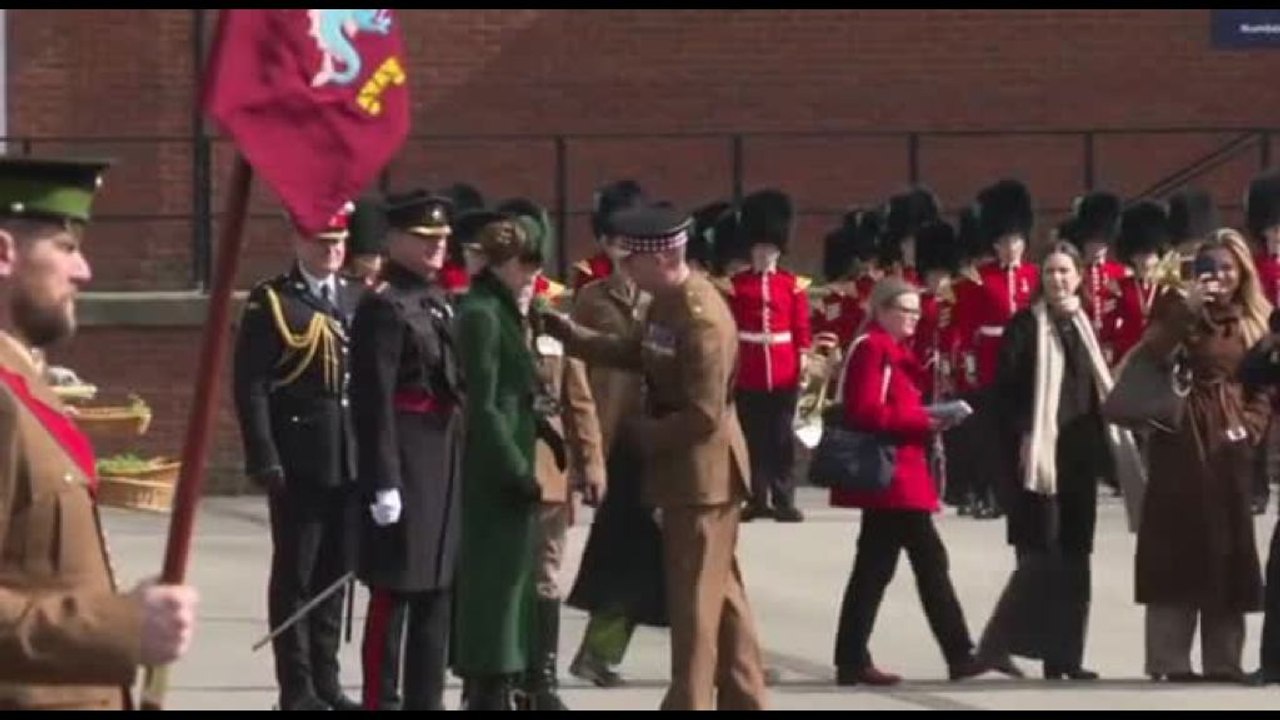 Kate alla parata delle Irish Guards nel giorno di San Patrizio