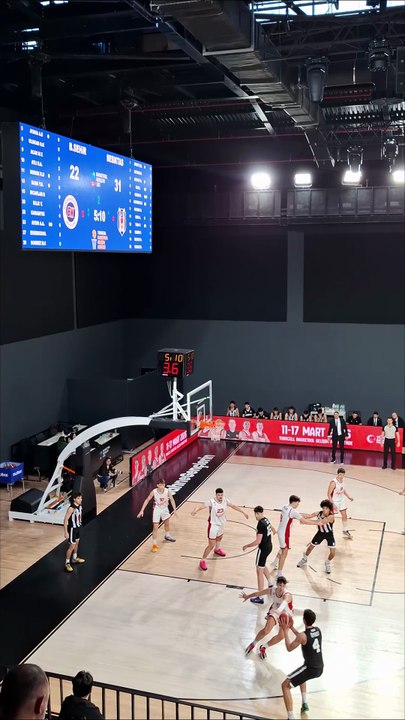İlk Yarı Sonucu - Bahçeşehir Koleji 36-42 Beşiktaş - Basketbol Gençler Ligi Erkekler 11. Hafta