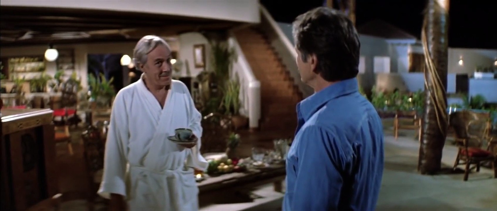 Cabo Blanco 1980  Dublado - Charles Bronson e Jason Robards