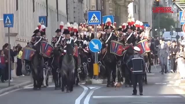 Unità d'Italia, al Quirinale lo spettacolo del cambio della guardia solenne