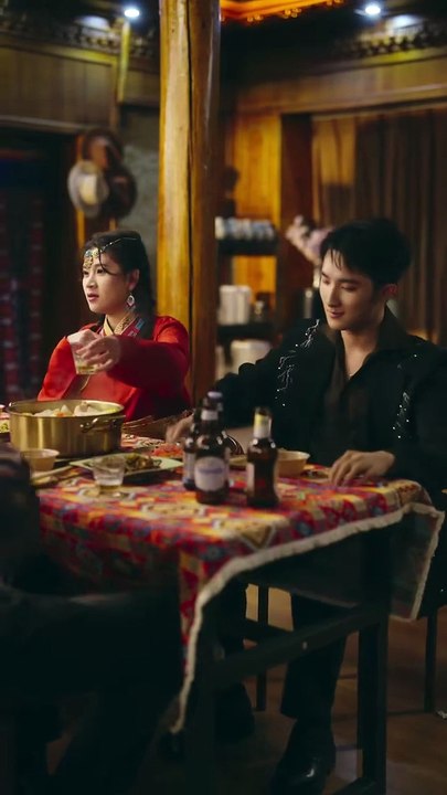 Quits being the good girl, flees a forced marriage, she meets her true love CEO