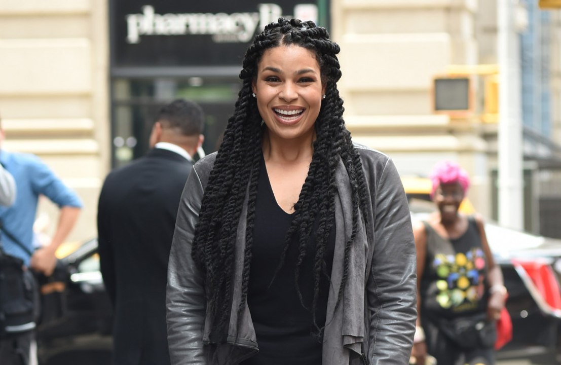 Jordin Sparks quizzed on her American Idol prize after Kelly Clarkson complaint