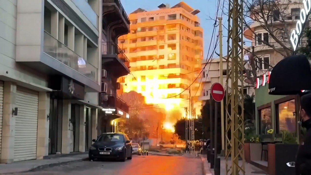 Libanon: izraeli légicsapás romba dönt egy bejrúti háztömböt, legalább hat halott