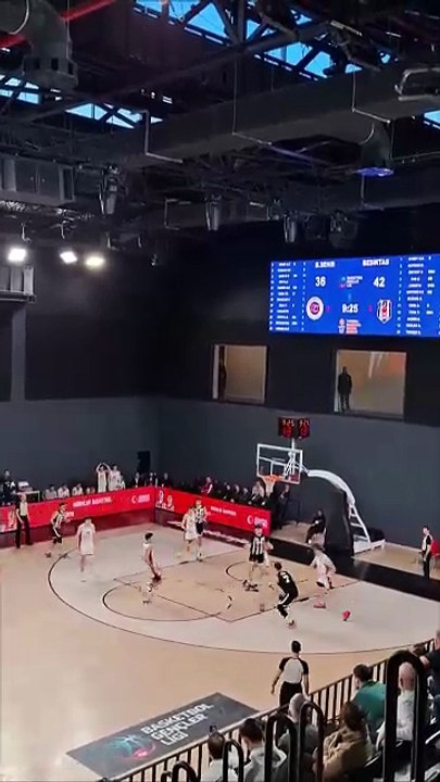 Üçüncü Çeyrek Sonucu - Bahçeşehir Koleji 55-52 Beşiktaş - Basketbol Gençler Ligi Erkekler 11. Haftq