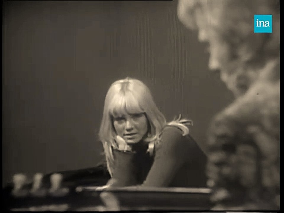 1968 – Johnny Hallyday – Interview & Ma Vie à t’aimer (Le Petit Dimanche Illustré, 2ème Chaîne, 07 Avril)