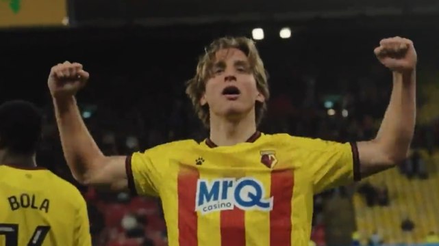Bove, primo gol con il Watford: esultanza da brividi con tifosi e compagni