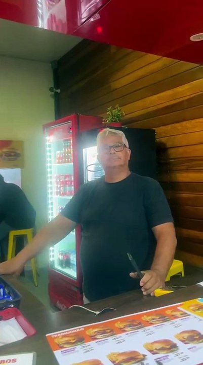 Soberano's alerta para golpe com WhatsApp clonado da hamburgueria; entenda