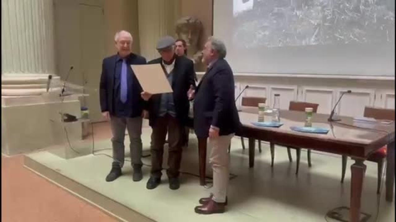 Il video del conferimento del diploma honoris causa in fotografia a Nino Migliori dell'Accademia di Belle Arti a Bologna