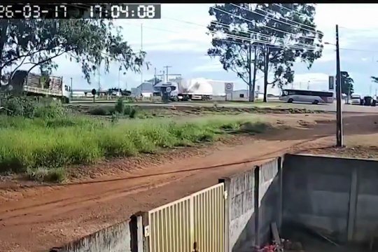 Motorista de Douradina morre em colisão entre carreta da Fabone e caminhão em Goiás