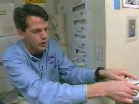 Toilette nello spazio: come fanno i bisogni gli astronauti?