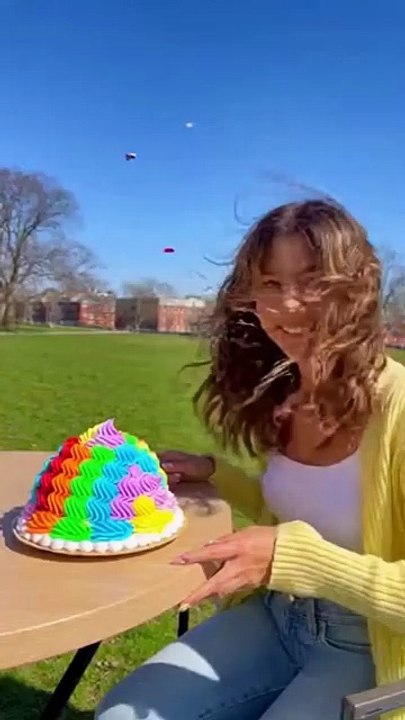 美女が顔面パイ 16 #パイ投げ #ai #アイドル #JK #美女 #客室乗務員 #スチュワーデス Loser gets pie in the face!