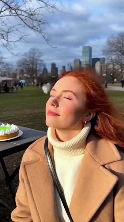 美女が顔面パイ 15 #パイ投げ #ai #アイドル #JK #美女 #客室乗務員 #スチュワーデス Loser gets pie in the face!