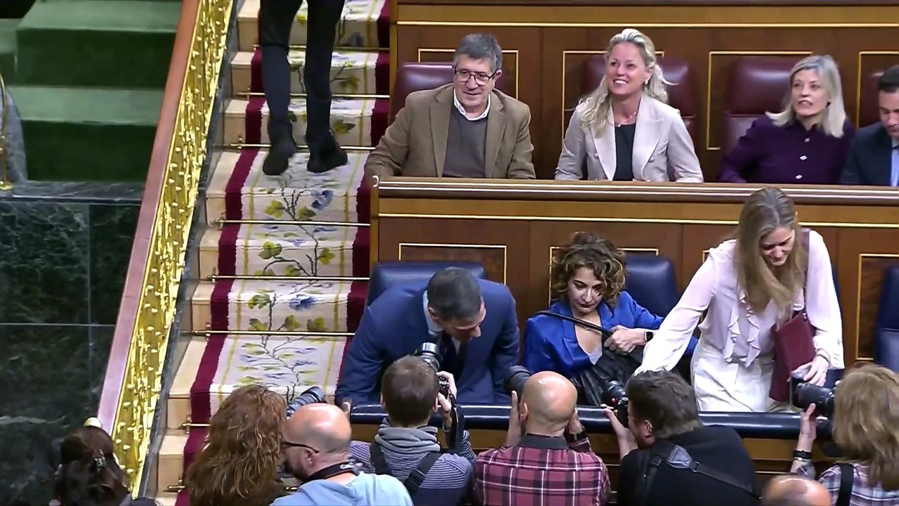 El PP recorta un punto la ventaja del PSOE mientras Vox pierde dos puntos