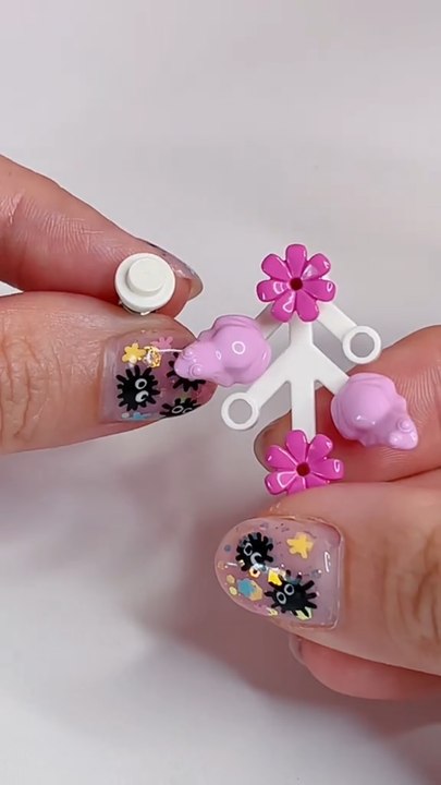 Boucles d'oreilles LEGO en 30 secondes ✨#lego #bouclesdoreilles #bricolage #bijoux #legofrog #tuto @LEGO #legofrance #legotiktok