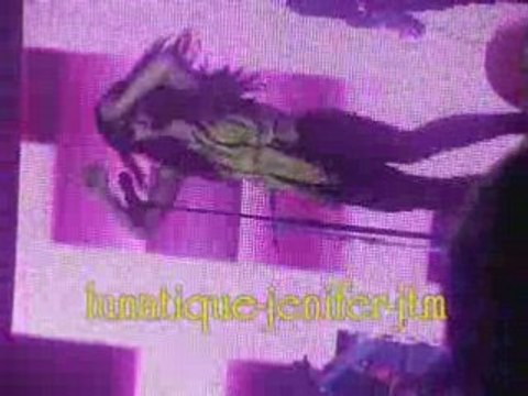 Jenifer chante comme un hic à bruxelles