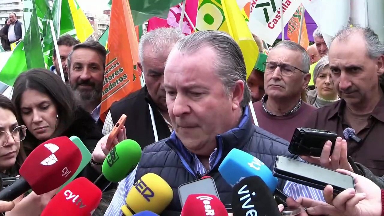 Mil agricultores protestan por la "especulación feroz" con los precios del gasóleo agrícola
