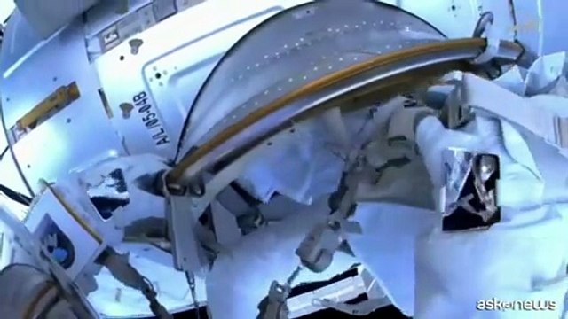 Passeggiata spaziale all'esterno della ISS per gli astronauti Nasa