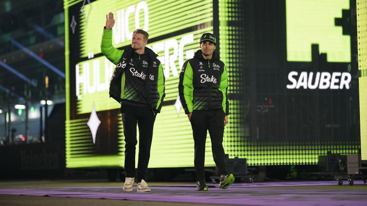 Audi's Gabriel Bortoleto Draws Huge Crowd at F1 Debut