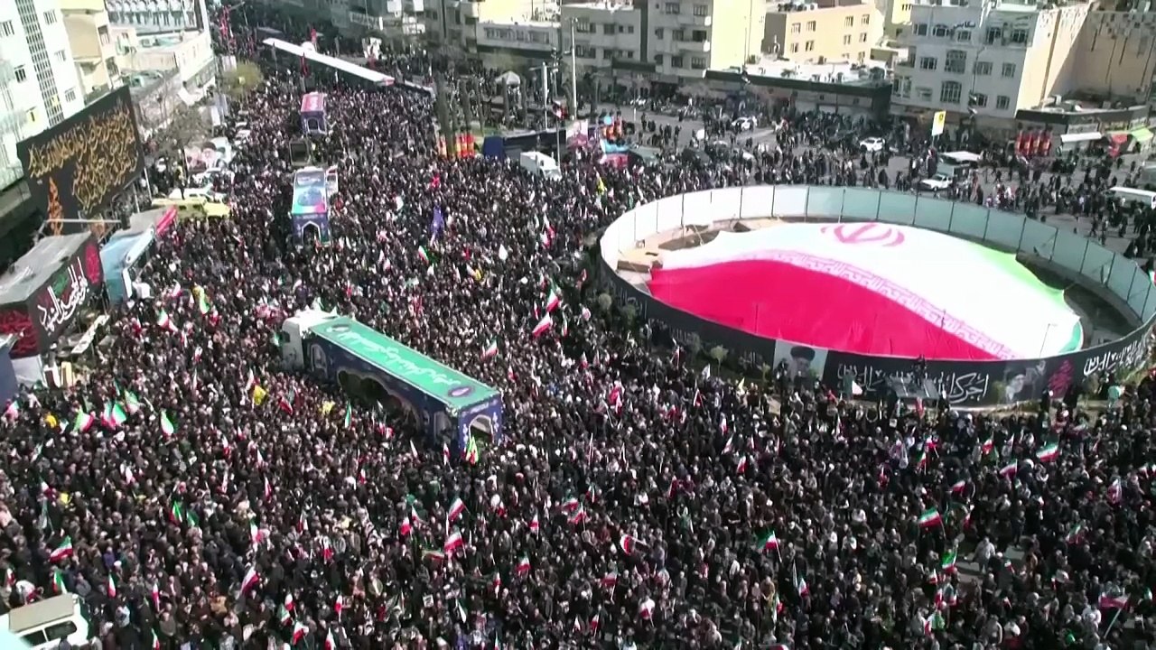 Tahran'da Laricani ve Süleymani için cenaze töreni düzenlendi